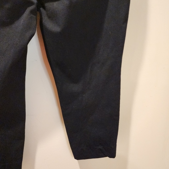 Banana Republic black capri slim fit pant size 10P - Picture 9 of 12